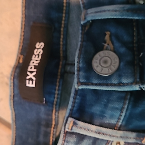 Express jeans size 4, distressed - Picture 10 of 10